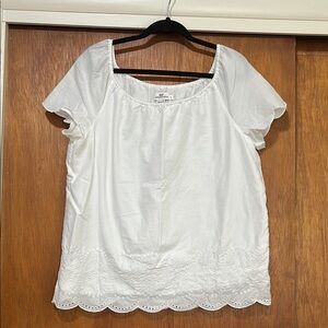 Vineyard Vines White Ruffled Short Sleeve Blouse